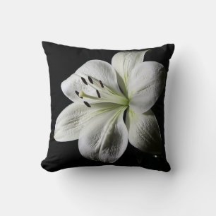 Elegant Pure White Lily Dekorativ kudde