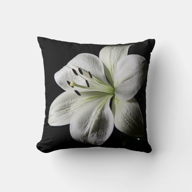 Elegant Pure White Lily Dekorativ kudde (Framsida)