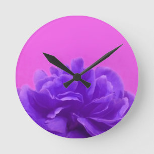 Elegant purpurfärgad hallonblommigt rund klocka