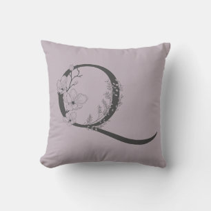 Elegant Q Boho Blommigt Monogram Initialt Lilac Gr Kudde