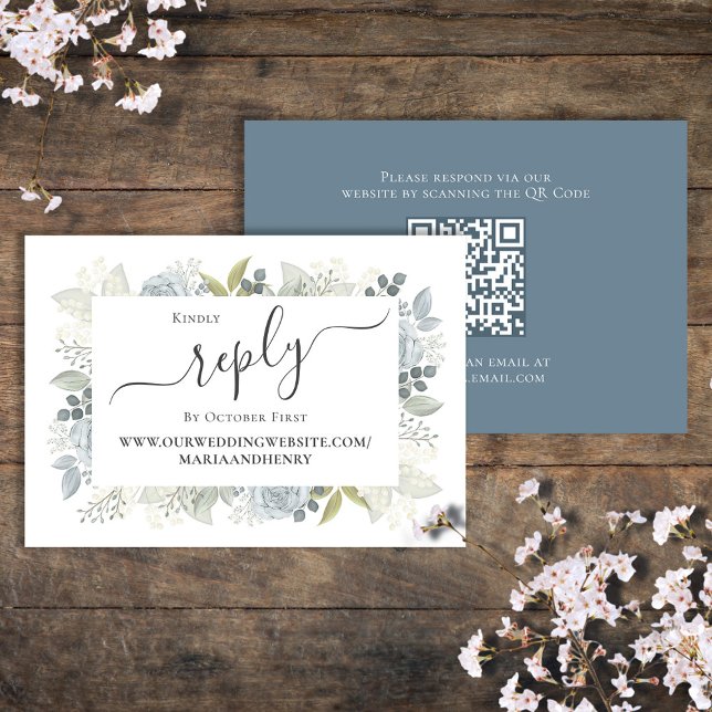 Elegant QR Code Blommigt OSA Online Dusty Blue Kort (Elegant QR Code RSVP Online enclosure card with beautiful blue watercolor floral design. )