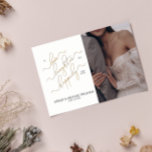 Elegant QR-kod 3 fotoskript som tur är allt efter Inbjudningar<br><div class="desc">Denna vackra, moderna inbjudan till fotobröllop i Svartvit och Guld har ett faux-kalligrafi i guld löv som lyder "To Kärlek, Laugh, and Happily Your After" som huvudsaklig design för inslag och ett favoritfoto i bröllop. Baksidan har två foton till i bröllop och anger firande tid, datum och plats. Den innehåller...</div>