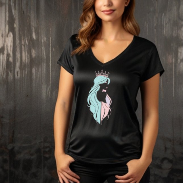 "Elegant Queen with Krona" Pastelldesign T Shirt (Skapare uppladdad)
