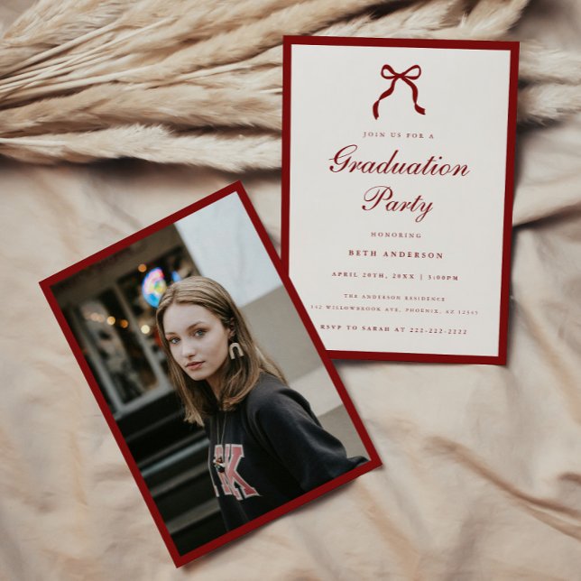 Elegant Red Script Coquette Graduation Party Photo Inbjudningar (Skapare uppladdad)