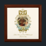 Elegant Religiösa Catholik Mary Joseph Bröllop Minnesask<br><div class="desc">Detta är en vacker traditionell katolsk religiösa av den välsignade Jungfru Mary och St. Joseph på deras bröllopsdag inlagd i en vintage guldblommigt ram. Insidan har en elegant guld-crucifix med bröllop ringar överlagd på blå glöm-mint.  All text och typsnitt kan ändras till kostym tillfälle och mottagare.</div>