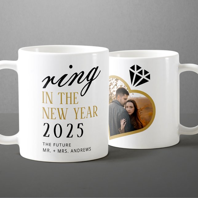 Elegant ring i det nya året Förlovnings jul Kaffemugg (Skapare uppladdad)