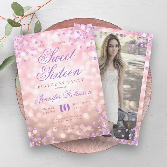 Elegant Ro Ljus Guld Lila Fotosötare 16 Inbjudningar (Elegant Rose Gold Lights Purple Photo Sweet 16 Invitation)