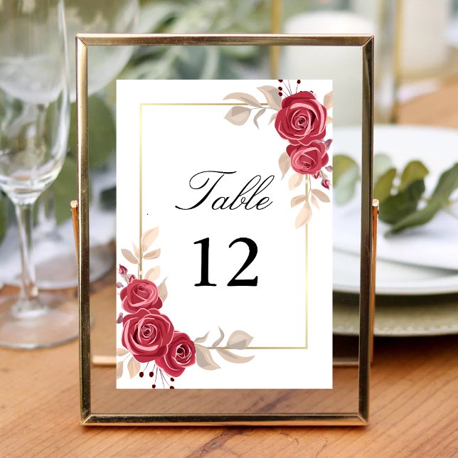 Elegant röd blommig vigselbordskort med guldram bordsnummer (Elegant red floral gold frame table number adds rich elegance while guiding guests.)