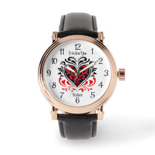 Elegant: röd och svart hjärtmotiv & namn armbandsur