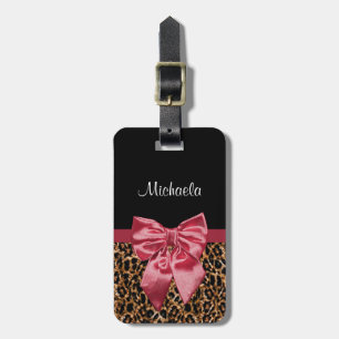 Elegant röd pilbåge för chic Leopardtryck med namn Bagagebricka