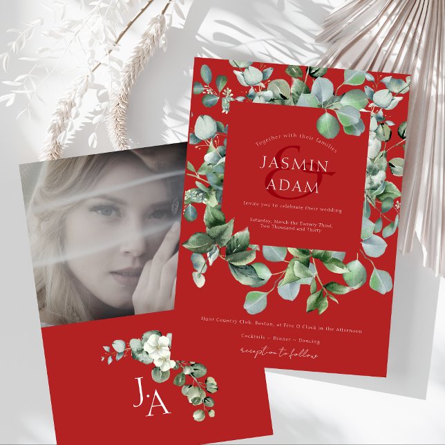 Elegant röd vinter Eukalyptus grön foto bröllop Inbjudningar (Winter Crimson Red Eucalyptus Green Photo Wedding Invitation)
