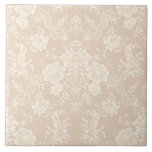 Elegant Romantic Chic Blommigt Damask-Cream Kakelplatta<br><div class="desc">Elegantens vintage-inspirerade blommigt-dammdesign med monokrom pastellkrämblommor av chic med ljus på mörk,  lövliknande scrollsar och svampar av delikat lacy rosett band. Mönster är sömlöst och kan byggas upp eller ned.</div>