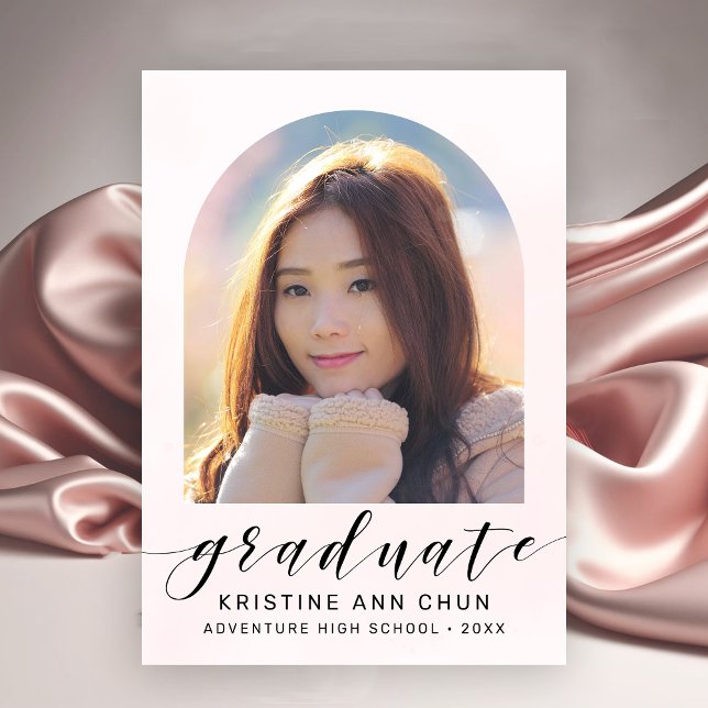 Elegant  Rosa Arch 2025 Photo Studenten Meddelande (Blush Pink Black Photo Graduation Announcement)