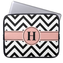 Elegant Rosa & Black Monogrammed Ro Guld Chevron