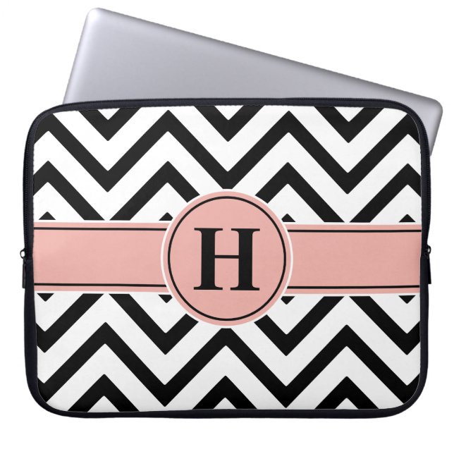 Elegant Rosa & Black Monogrammed Ro Guld Chevron Laptop Fodral (Framsidan)