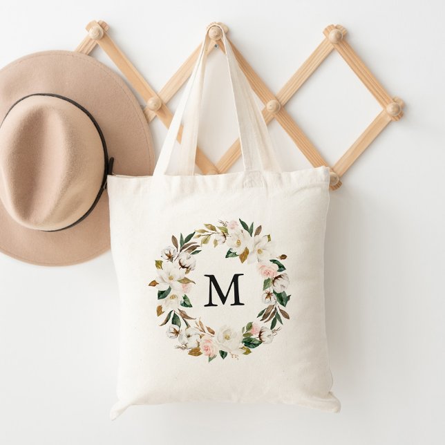 Elegant Rosa Blommig och Vit Magnolia Monogram Tygkasse (Skapare uppladdad)
