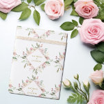 Elegant Rosa Blommigt Guld Skript Personligt bröll Presentpapper<br><div class="desc">Fin rosa och elfenben blommigt papper med en vacker diamantfrand av söt och elfenben. Den här vackra skålen av blomman bröllop har parets namn-personlig i designen med guld-skript. Anpassa den här söta inslagningen papper för dina vänner på deras speciella dag eller använda som en brid för att skicka presenter till...</div>