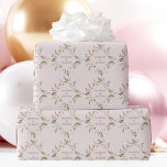 Elegant  Rosa Blommigt Peony Monogram Bröllop Presentpapper<br><div class="desc">Fantastiskt rosa och elfenben blommigt som är papper med en vacker diamantfrand av söt och elfenben. Den här chicen är bröllop-presentfigurationen som har parets personlig i namn i det romantiska mönster. Anpassa den här söta inslagningen papper för dina vänner på deras speciella dag eller använda som en brid för att...</div>