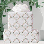 Elegant Rosa Blommigt Sage Typography Personligt b Presentpapper<br><div class="desc">Fin rosa och elfenben blommigt papper med en vacker diamantfrand av söt  och elfenben. Den vackra peonblommans bröllop-presentfigursättning har parets namn-personlig i designen med sage grönt-typografi. Anpassa den här söta inslagningen papper för dina vänner på deras speciella dag eller använda som en brid för att skicka presenter till bröllopsfesten.</div>