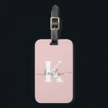 Elegant  Rosa Grått Script Monogram Bagagebricka<br><div class="desc">Den här enkla, elegant rosa bagagetaggen med det första namn i ett trendig-skript i grått och det första i ett modernt teckensnitt i vitt på ena sidan och ett kort för ditt namn, adress och mobila nummer på den andra, skulle se fantastisk ut på dina resväskor. Det är snyggt och...</div>