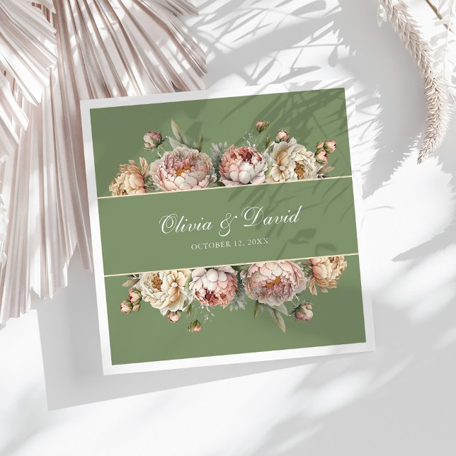 Elegant Rosa Ljust Gröna Pioner Pappersservett (Elegant Blush Greenery Peonies Paper Napkin on a sunny white table.)