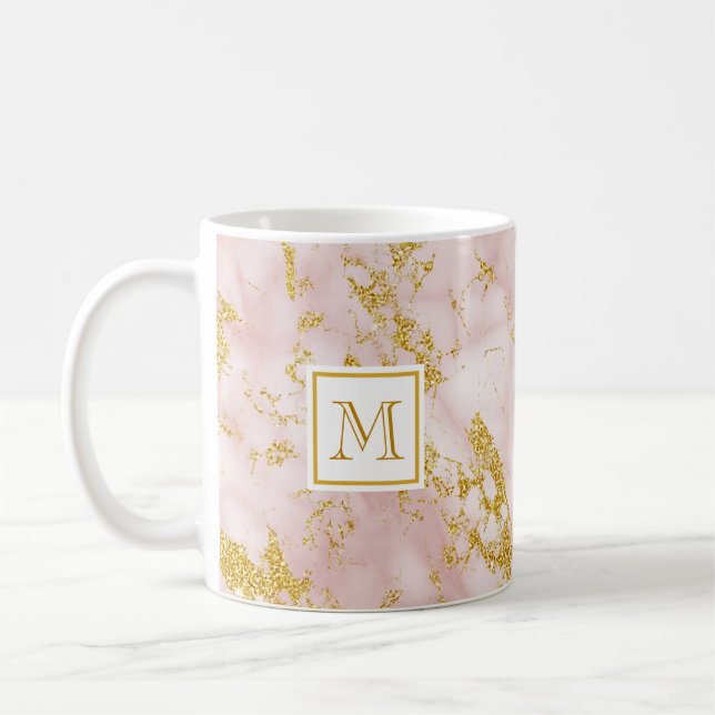 Elegant Rosa Marble Monogram Faux Guld Glitter Kaffemugg (Vänster)