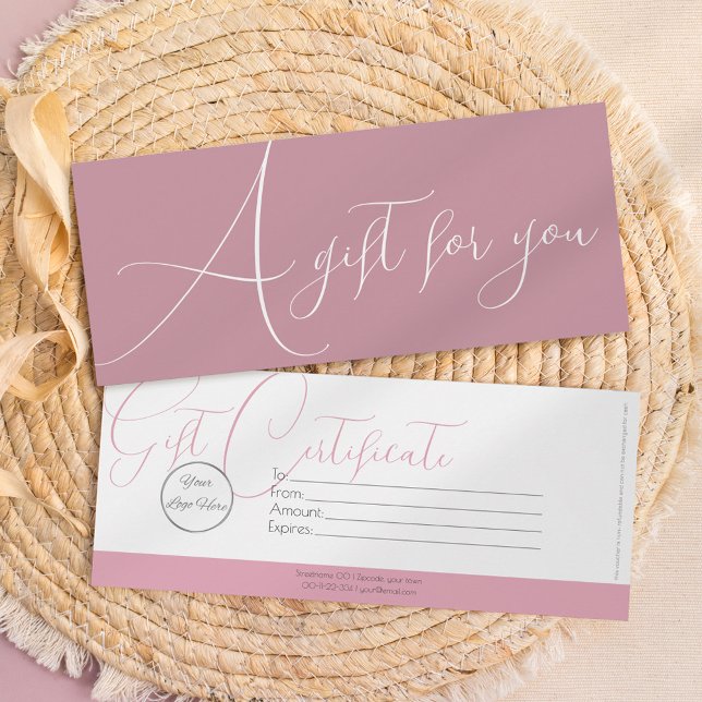 Elegant rosa med feminininskt presentkort för logo inbjudningar (Skapare uppladdad)