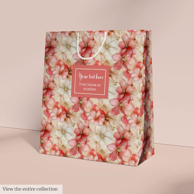 Elegant rosa och guldblommig födelsedagspresentväs (Elegant blush pink and gold floral birthday gift bag)