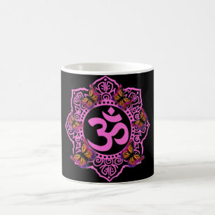 Elegant rosa ohm-design med monarch-slangar kaffemugg