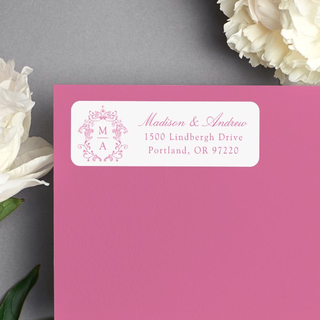 Elegant rosa vapenmonogram för returadress på bröl etikett (Skapare uppladdad)