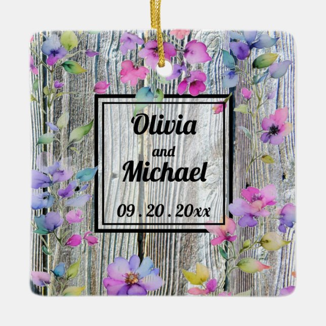 Elegant rosa vattenfärgade blommor i nött trä julgransprydnad keramik (Framsida)