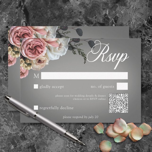 Elegant Rosa White Blommigt Ro Grått Bröllop QR OSA Kort (Elegant Pink White Floral Roses Gray Wedding QR RSVP Card)