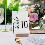 Elegant Roterad kalligrafi Svartvit Bröllop Bordsnummer<br><div class="desc">Elegant Roterad kalligrafi Svartvit Bröllop. Bord är inställt i ett stilfullt roterat skript till lämnat och bordsnumret till högerna. Anpassa enkelt numret och lägg till varje nummer i kundvagnen separat när du ändrar det. Samma design finns på andra sidan och uppdateras samtidigt när du ändrar numret.</div>