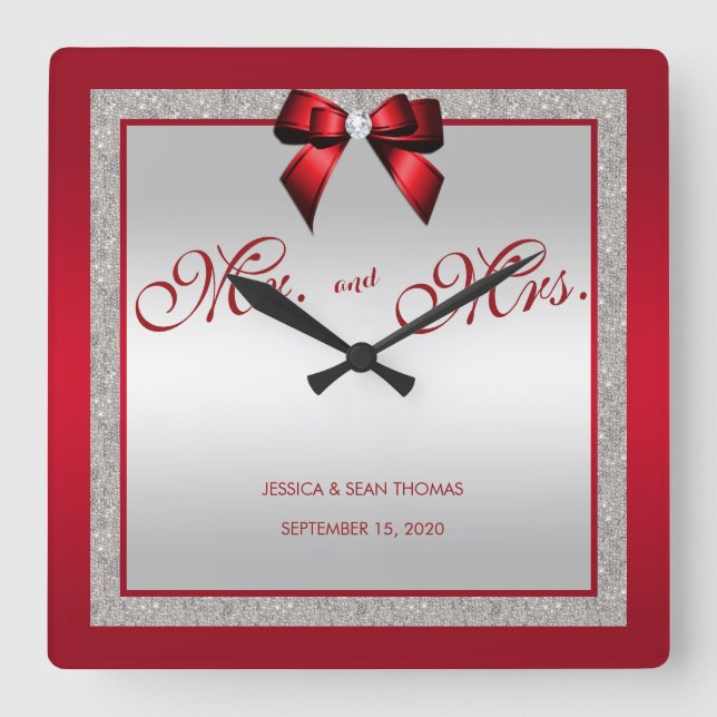 Elegant Ruby Red & Silver Glitter Bröllopsdag Fyrkantig Klocka (Framsida)