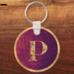 Elegant Rustic Lila & Guld Personlig Monogram Nyckelring<br><div class="desc">Elegant och rustik monogrammad gåva i lila trä och guld. Om du vill anpassa det gyllene monogrammet klickar du på "Anpassa ytterligare". Alla brev finns i en enda fil som bara behöver flyttat till ställe vid högerna brev i mitten i cirkeln. Klicka sedan på "Klart" och anpassa texten på baksidan...</div>