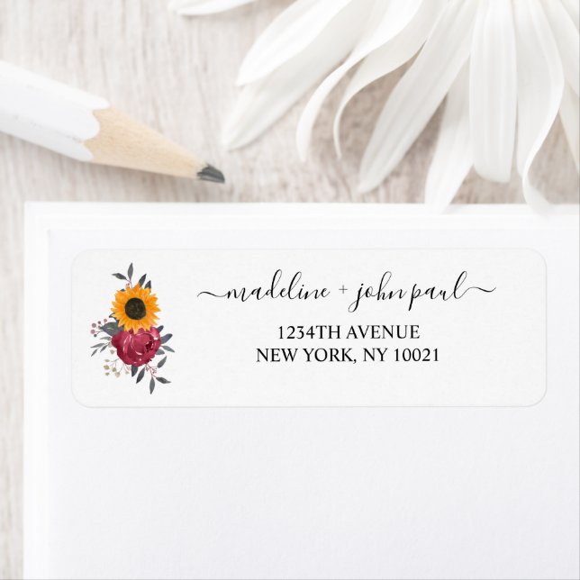 Elegant Rustic Solros Blommigt Burgundy Bröllop Returadress Etikett (Insitu)