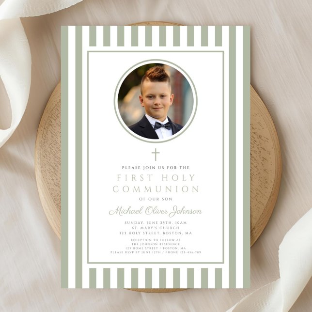 Elegant Sage Green Photo Boy First Communion Inbjudningar (Elegant Sage Green Photo Boy First Communion Invitation)