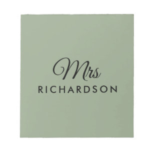 Elegant Sage Grönt Anpassningsbar Mrs. Script Fami Anteckningsblock