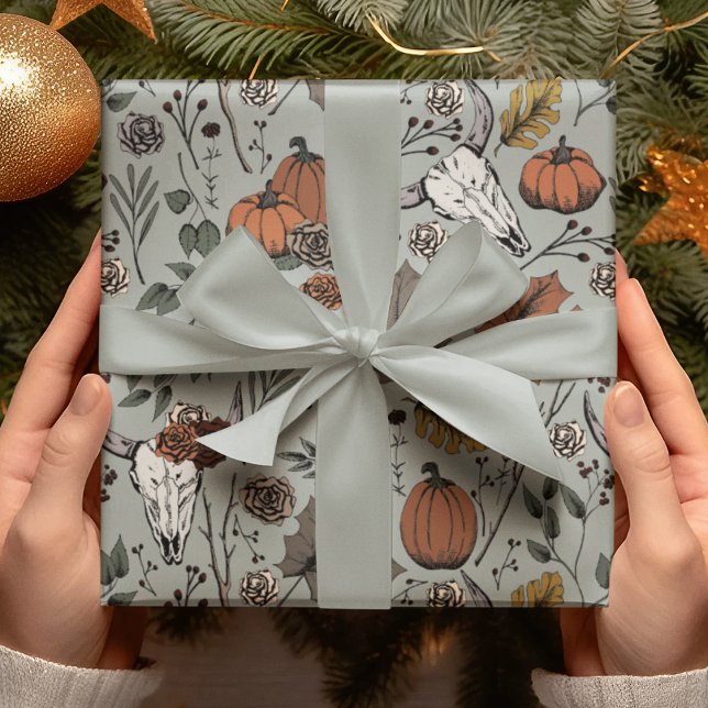 Elegant Sage Grönt Fall Harvest and Cow Döskallars Presentpapper (Elegant Design with Hand-Drawn Cow Skulls, Pumpkins, Roses, Leaves, Berries & Branches in Black Ink.)