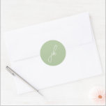 Elegant Sage Grönt Script Monogram Bröllop Runt Klistermärke<br><div class="desc">Elegant bröllop-klistermärken med klassisk design med ditt monogram i ett skript-teckensnitt.</div>
