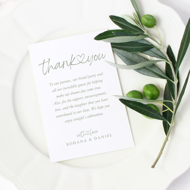 Elegant Sagegrön Kalligrafi Hjärtbröllop Placeringskort (Elegant Sage Green Calligraphy Heart Wedding Place Card)