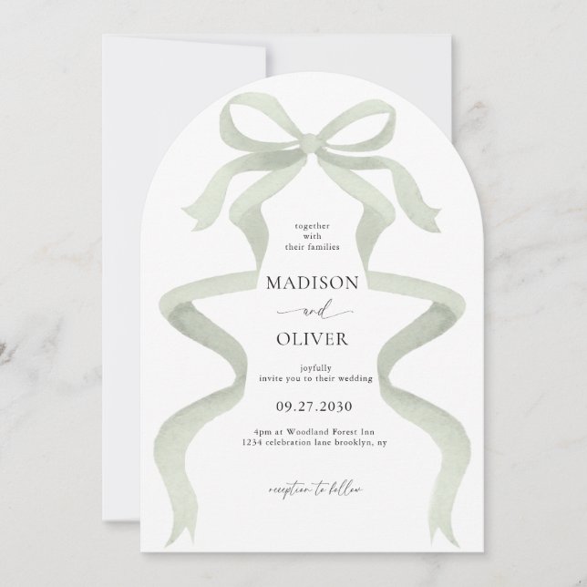 Elegant Saggrön Båge Monogram Båge Bröllop Inbjudningar (Framsida)