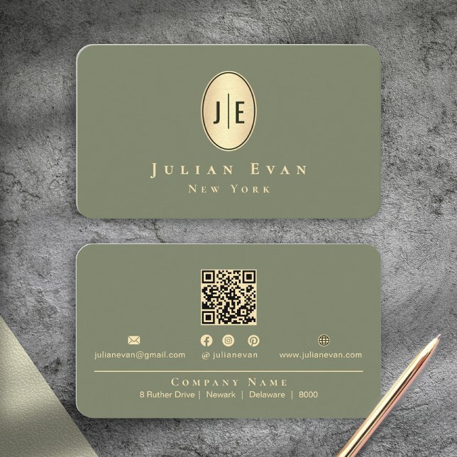 Elegant Sagogrön & Guld Glänsande Ovalt Monogram Visitkort (Elegant Sage Green & Gold Shiny Oval Monogram Business Card)