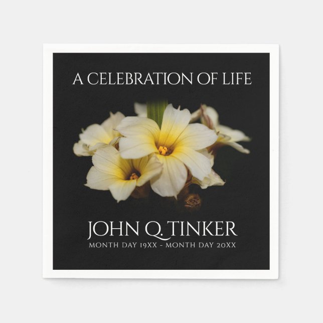 Elegant Satin Flowers on Black Pappersservett (Framsidan)