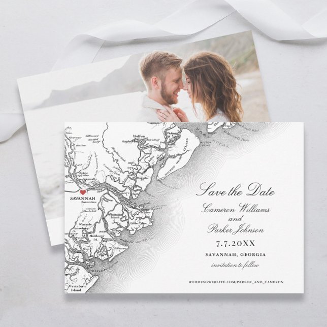Elegant Savannah Georgia Bröllop Black White Karta Spara Datumet (Elegant Savannah Georgia Map Save the Dates with classic black and white typography and photo )