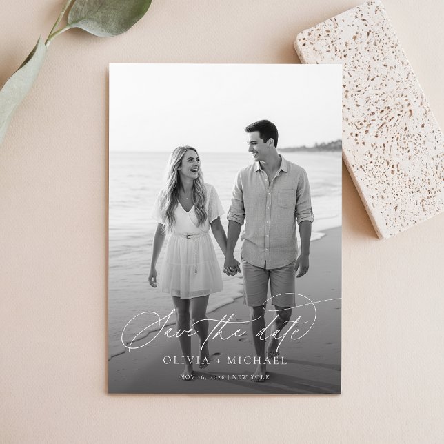 Elegant Script Black and White Bröllop Photo Spara Datumet (Skapare uppladdad)