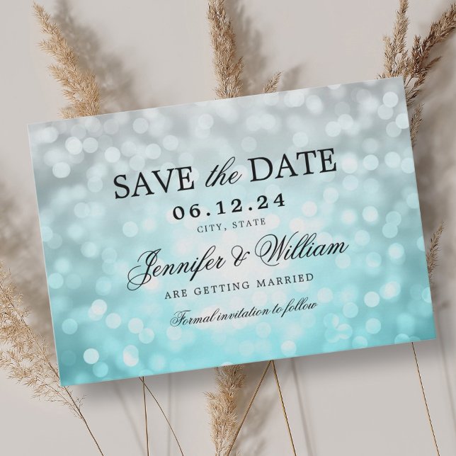 Elegant Script Bröllop Beach Bokeh Ljus Spara Datumet (Elegant Script Wedding Beach Bokeh Lights Save The Date)