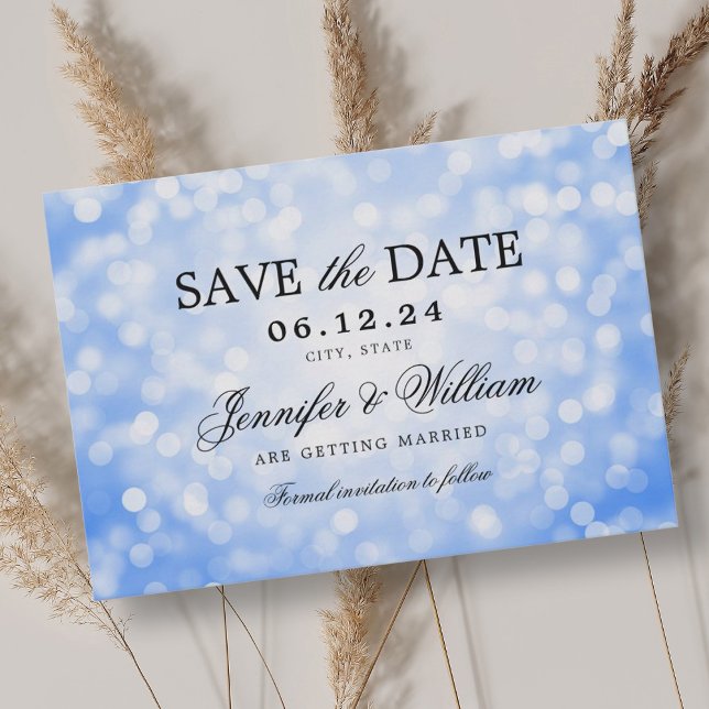 Elegant Script Bröllop Navy Blue Bokeh Ljus Spara Datumet (Elegant Script Wedding Navy Blue Bokeh Lights Save The Date)