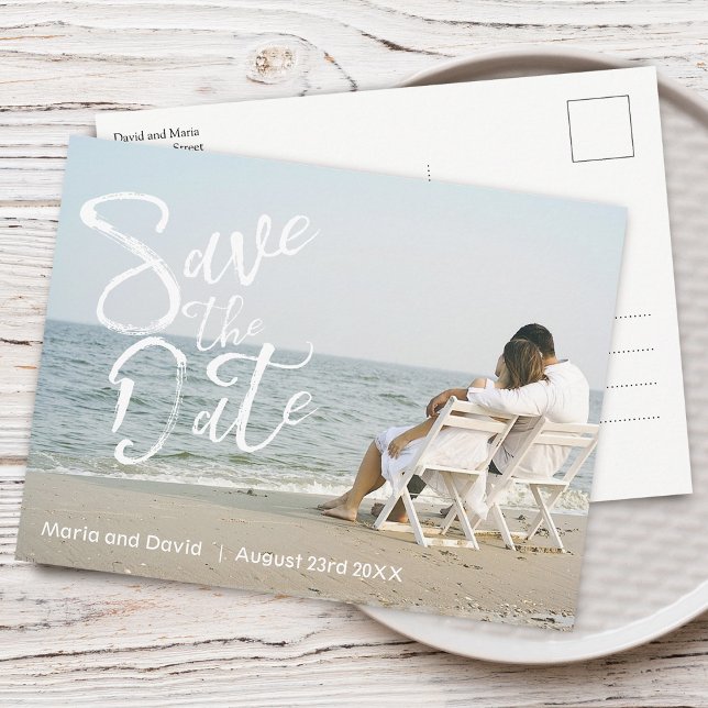 Elegant Script Bröllop spara datum Meddelande Vykort (Elegant Script Wedding Save the Date Announcement Postcard)