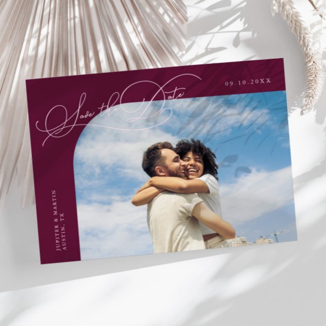 Elegant Script Cranberry Curved Frame Photo Spara Datumet (Skapare uppladdad)